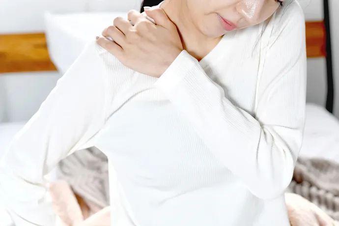 線維筋痛症に苦しむ女性の様子