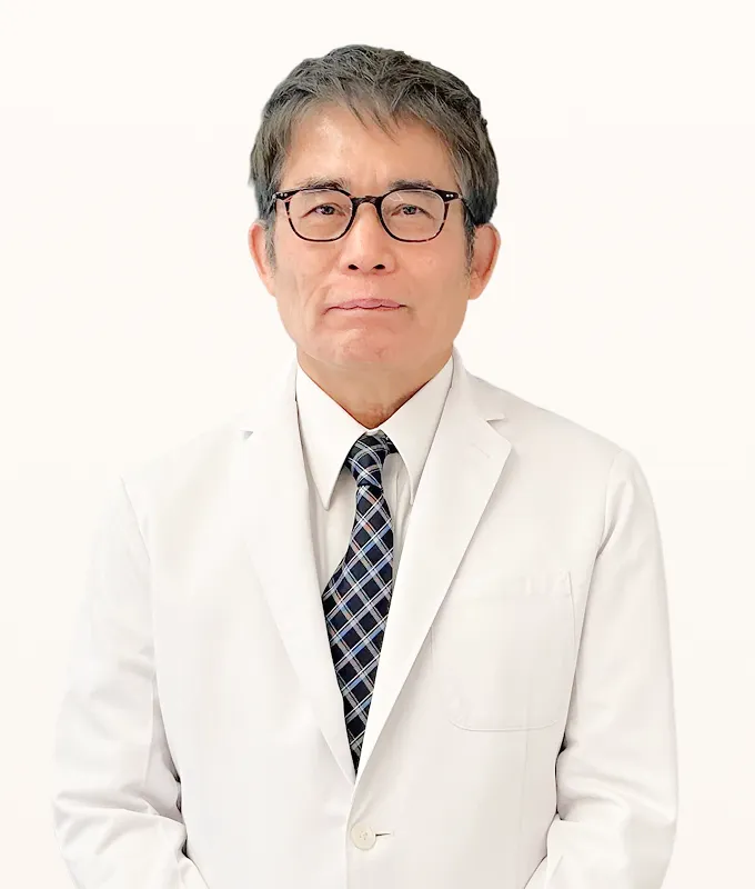 診察を行うドクターの写真