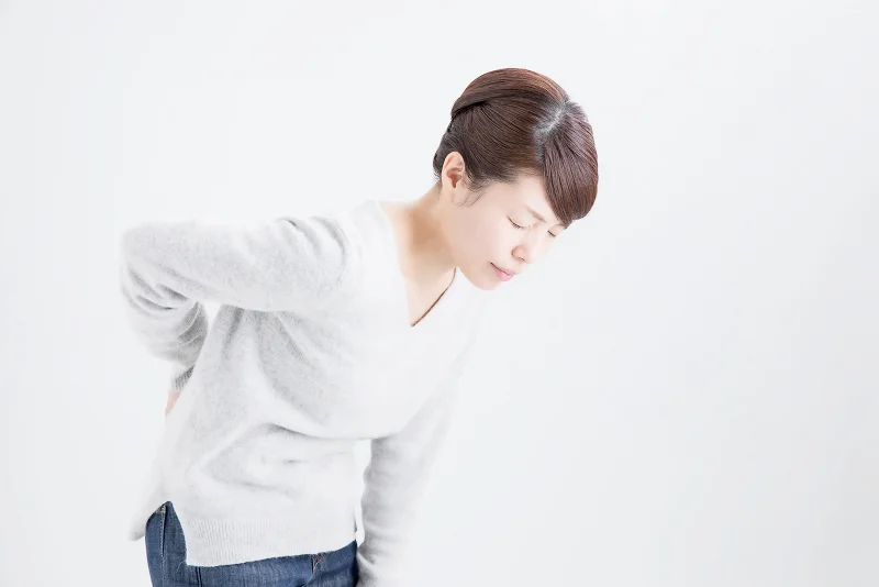 脊髄損傷に苦しむ女性の様子